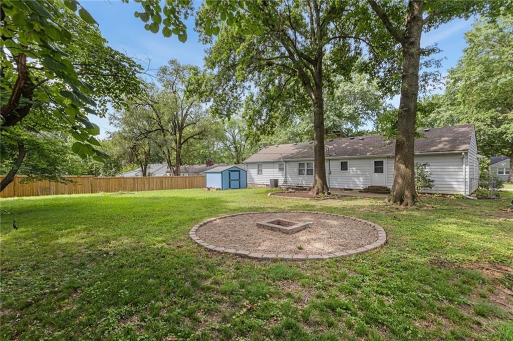 5627 Russell Street — photo 28