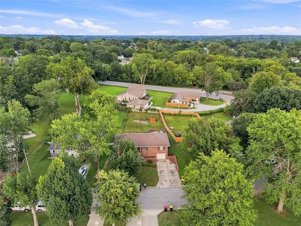Photo 39 of 42 - 207 Augustus Drive, Excelsior Springs, MO 64024