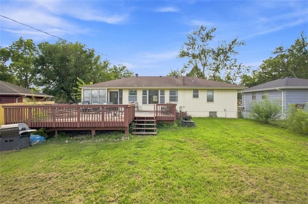 Photo 33 of 42 - 207 Augustus Drive, Excelsior Springs, MO 64024