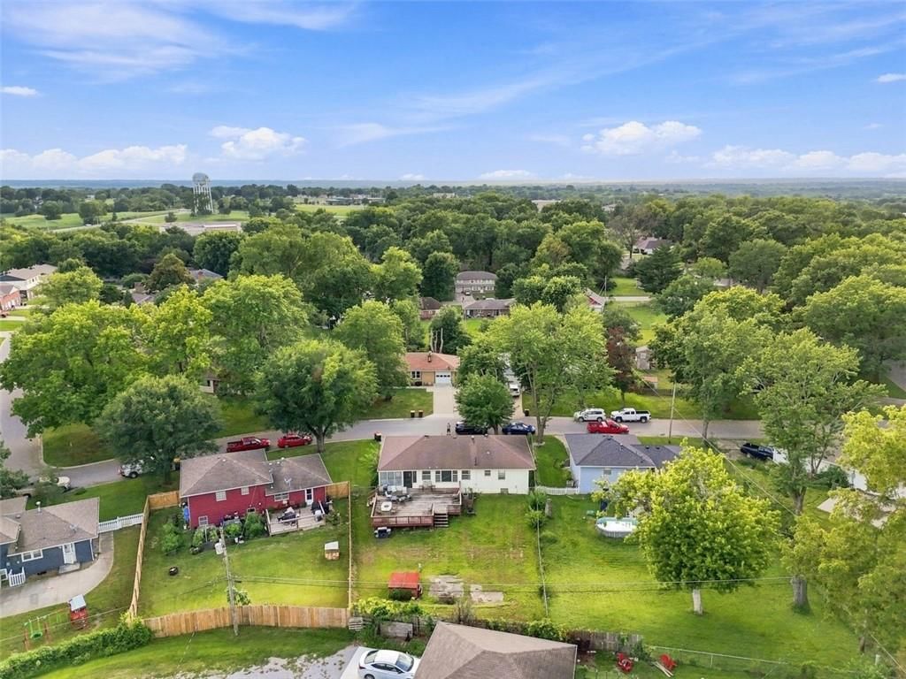 Photo 36 of 42 - 207 Augustus Drive, Excelsior Springs, MO 64024