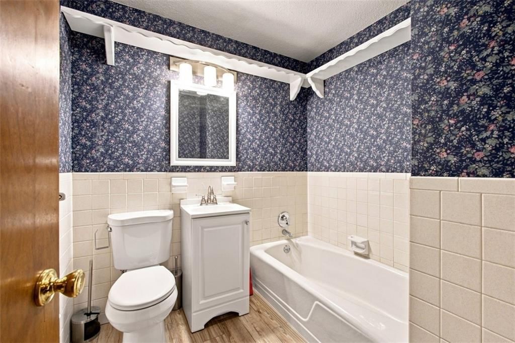 Photo 20 of 42 - 207 Augustus Drive, Excelsior Springs, MO 64024