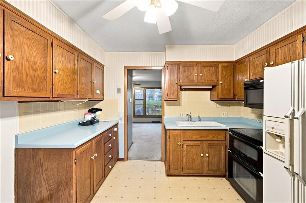 Photo 10 of 42 - 207 Augustus Drive, Excelsior Springs, MO 64024