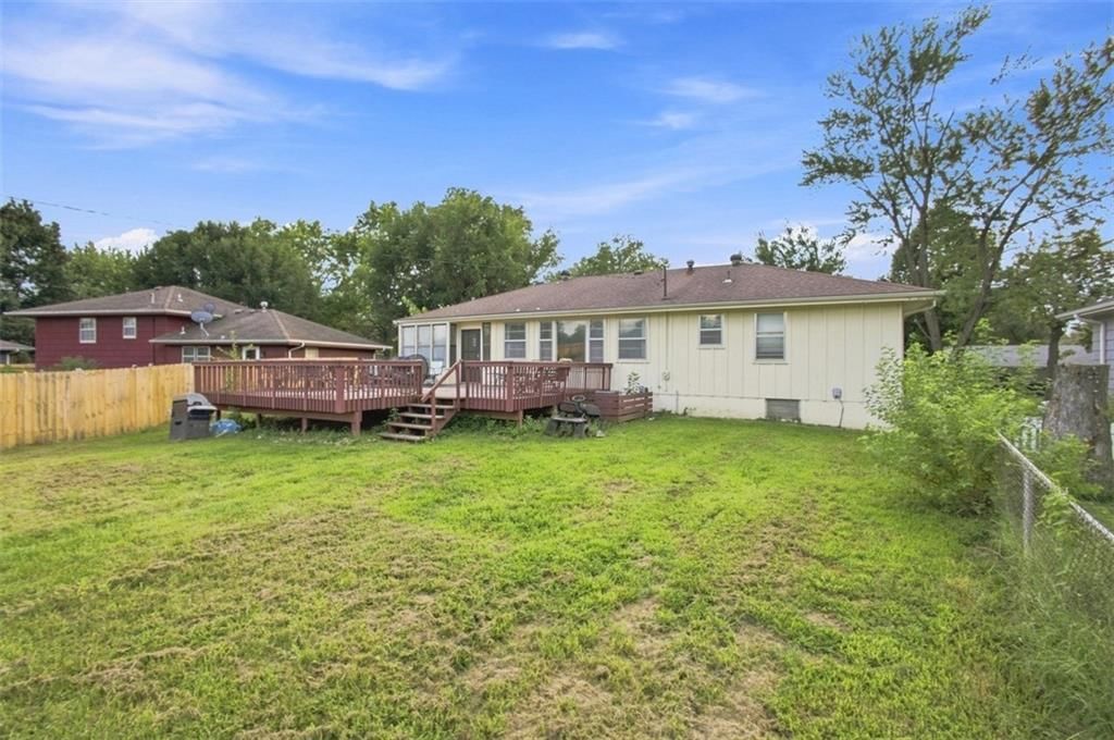Photo 32 of 42 - 207 Augustus Drive, Excelsior Springs, MO 64024