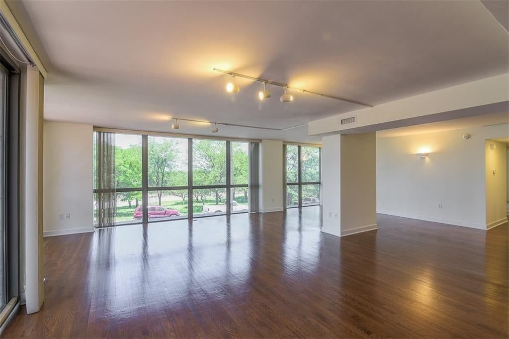 600 E Admiral Boulevard — photo 2