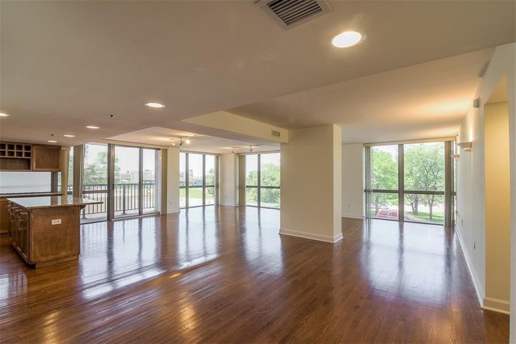 600 E Admiral Boulevard — photo 3