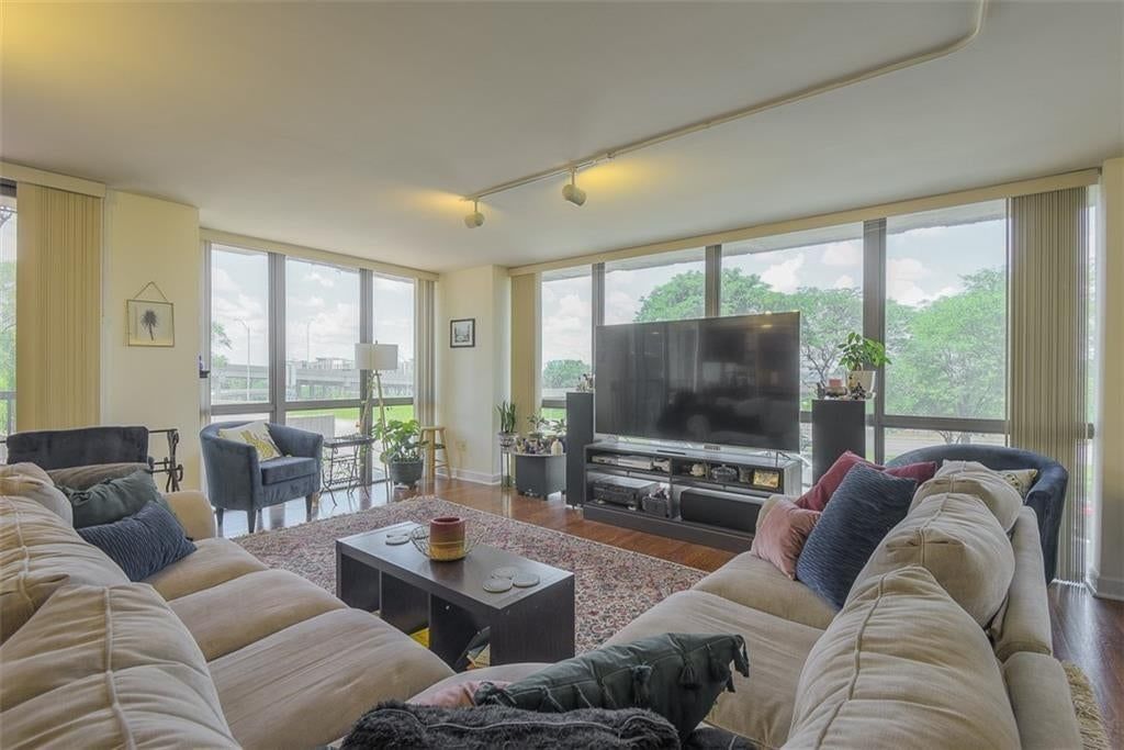 600 E Admiral Boulevard — photo 11