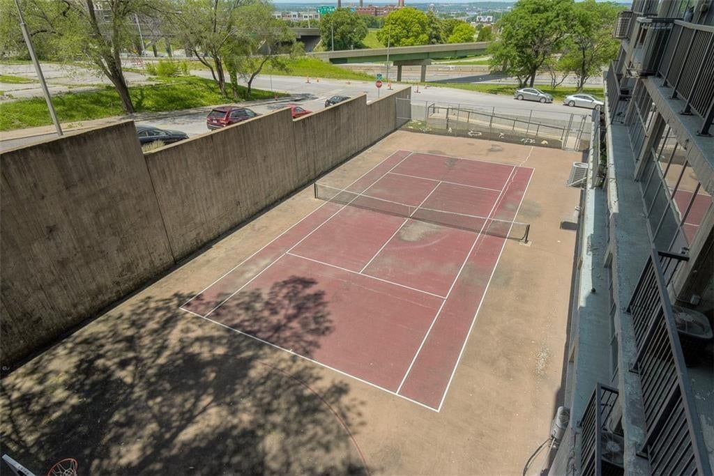 600 E Admiral Boulevard — photo 37