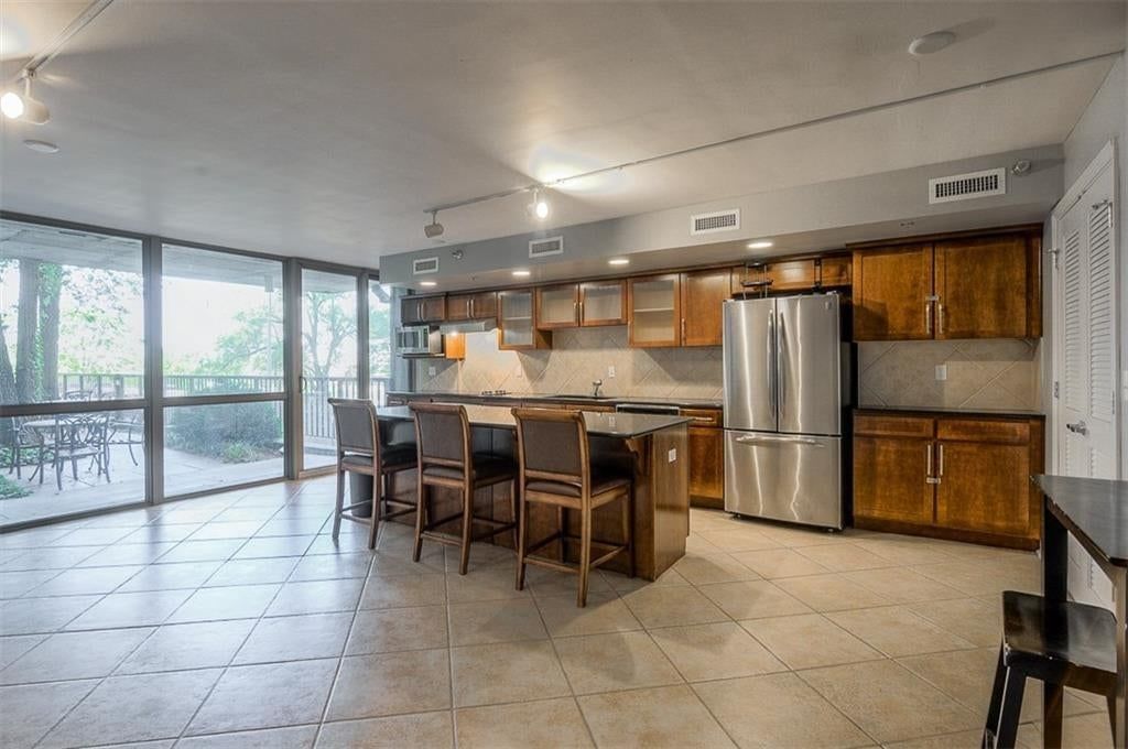600 E Admiral Boulevard — photo 40