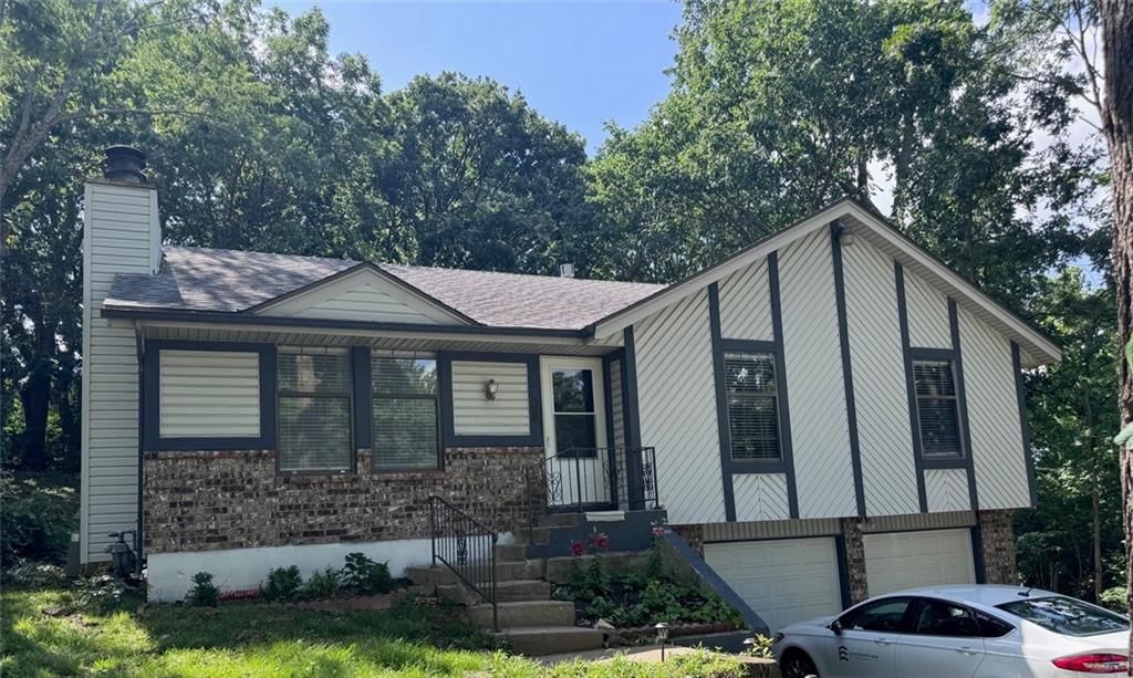 6708 N Broadway Street — photo 2