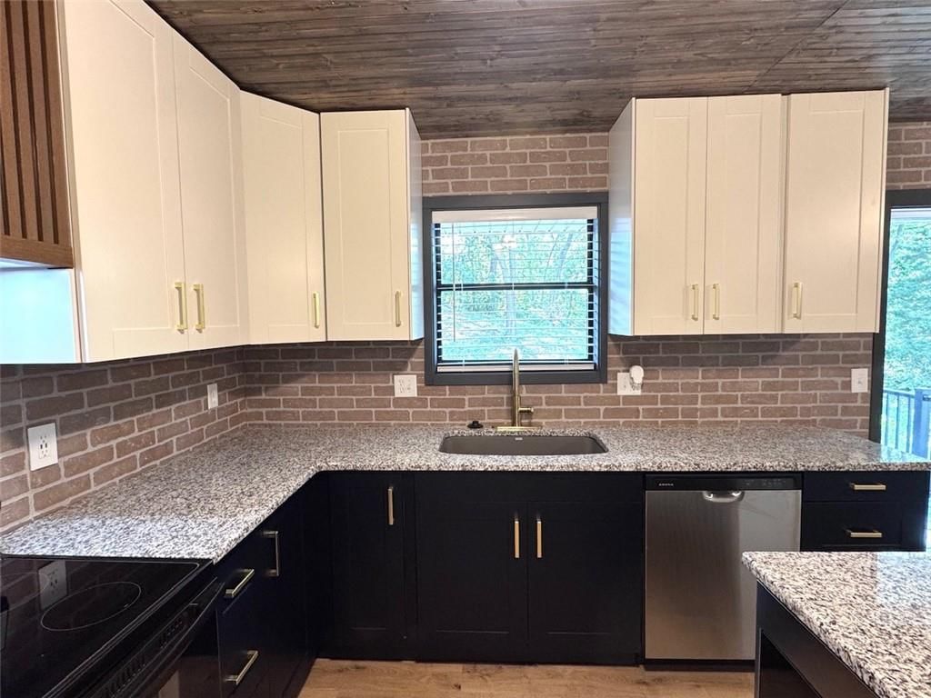 6708 N Broadway Street — photo 4