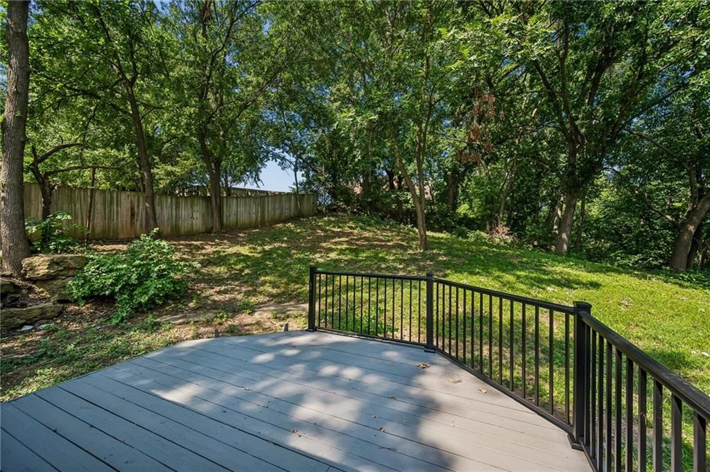 6708 N Broadway Street — photo 31