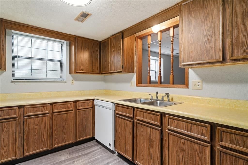 2825 & 2829 Tepee Avenue — photo 38