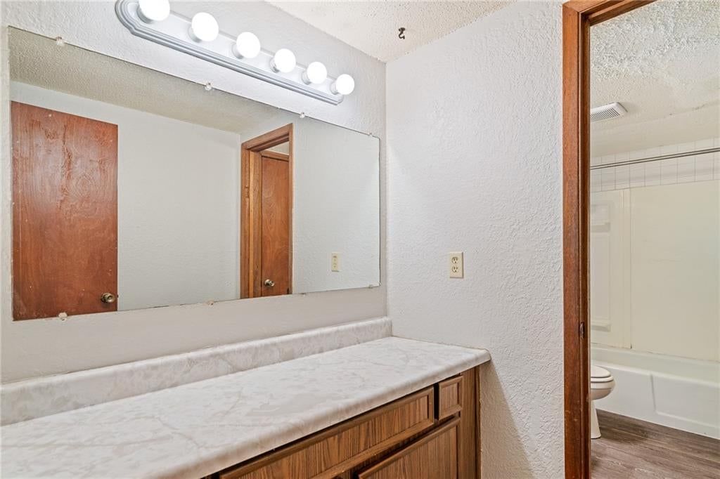 2825 & 2829 Tepee Avenue — photo 42
