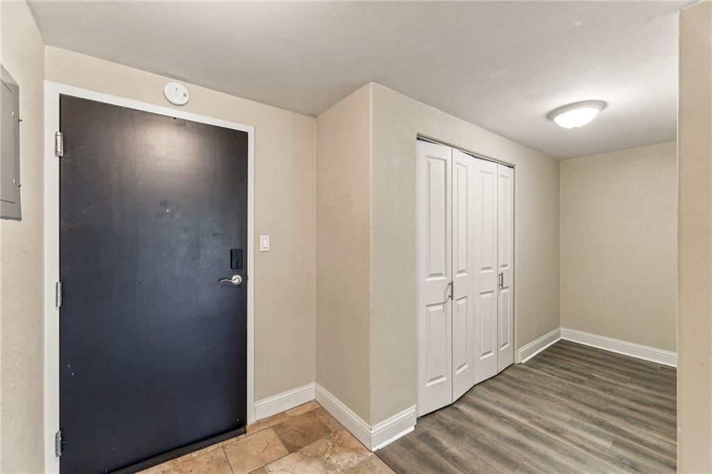700 E 8th Street — photo 12