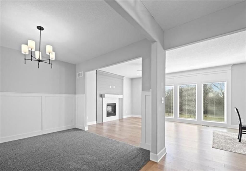 2122 Crooked Creek Drive — photo 3