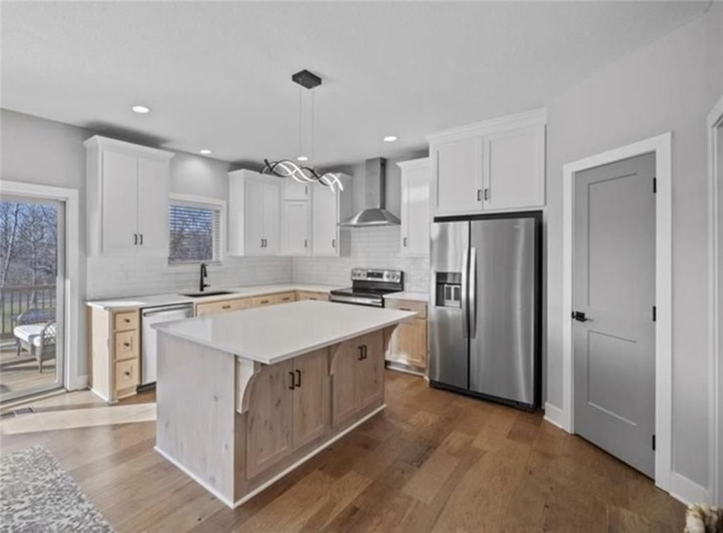 2122 Crooked Creek Drive — photo 9