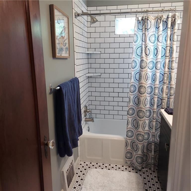 520 N Pleasant Street — photo 7