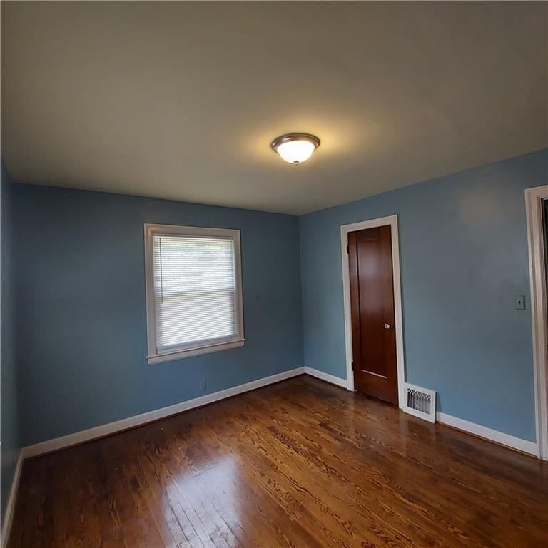 520 N Pleasant Street — photo 8