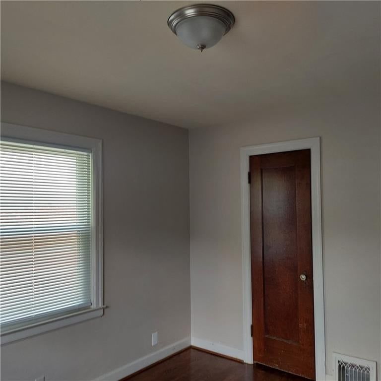 520 N Pleasant Street — photo 10