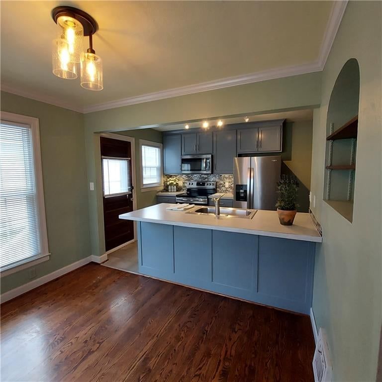 520 N Pleasant Street — photo 13