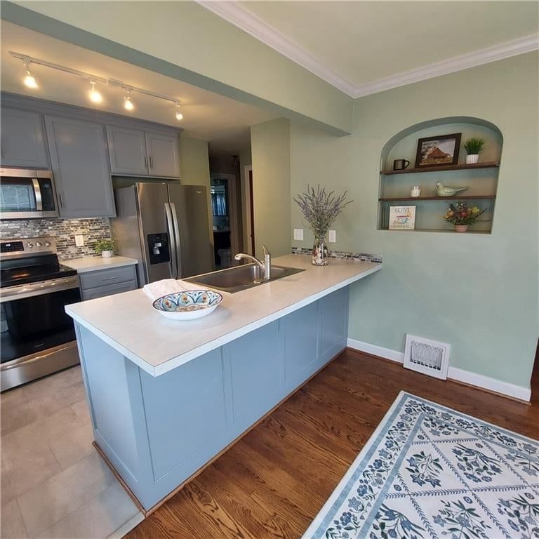 520 N Pleasant Street — photo 31