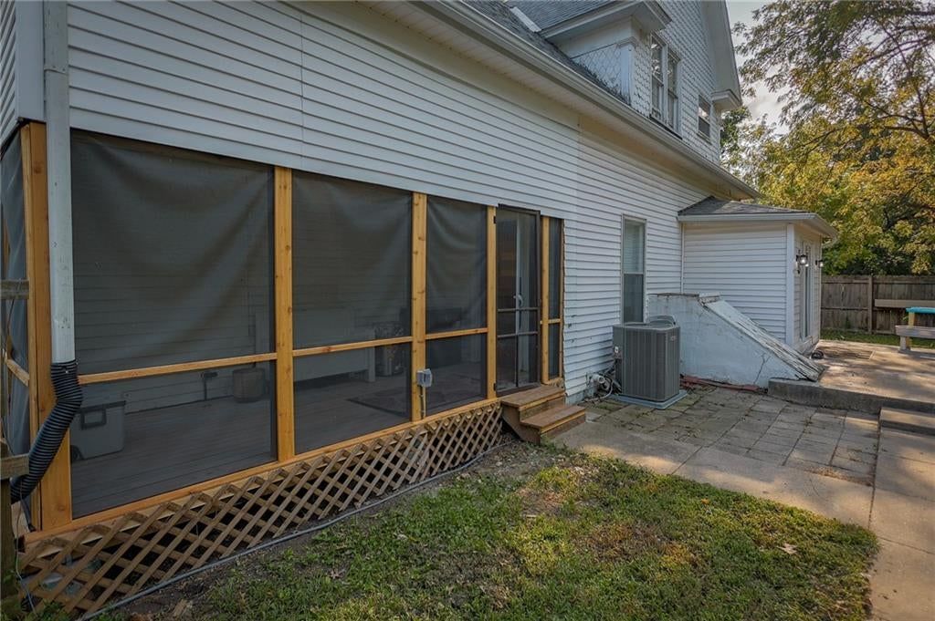 100 W Hortense Street — photo 14