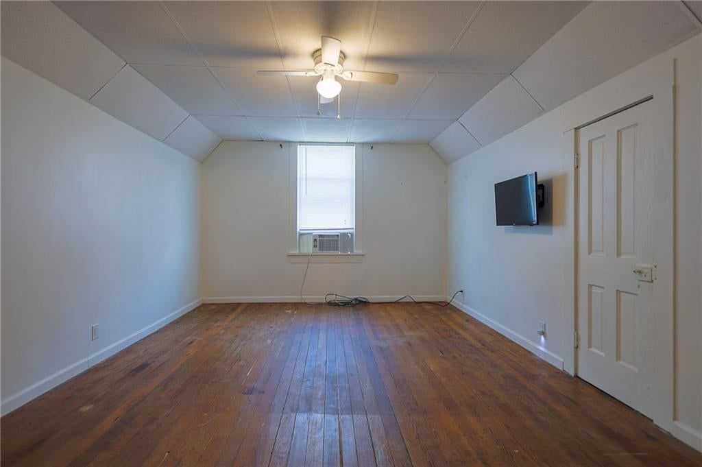 100 W Hortense Street — photo 30