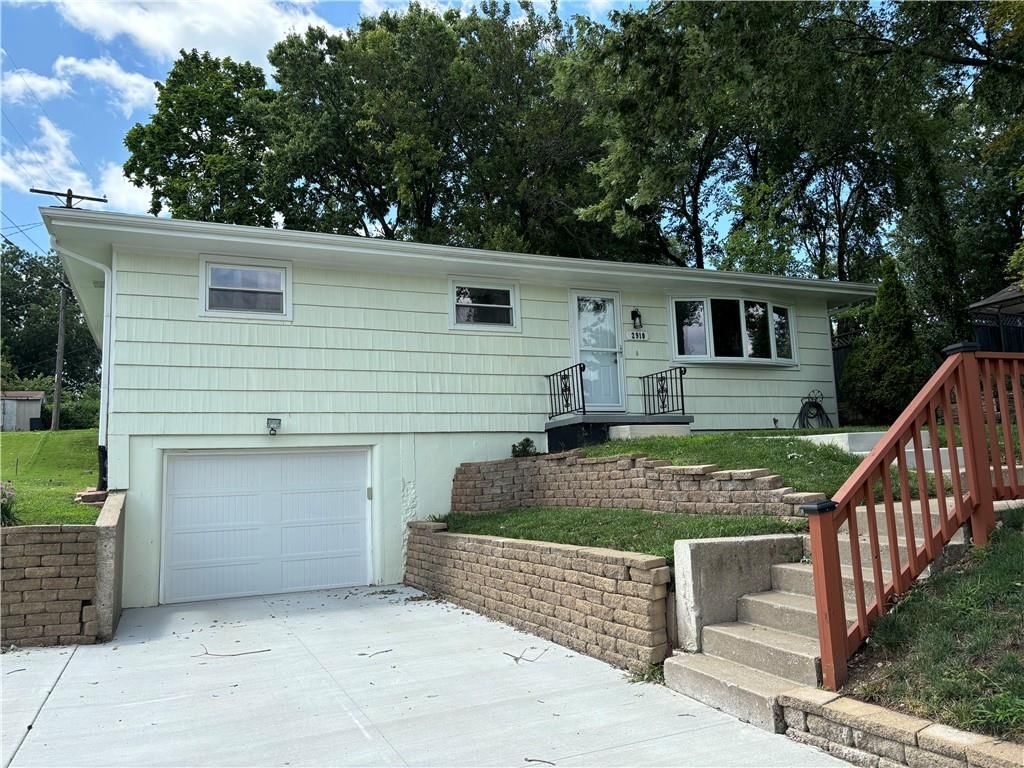 2910 N 32nd Street, St Joseph, MO