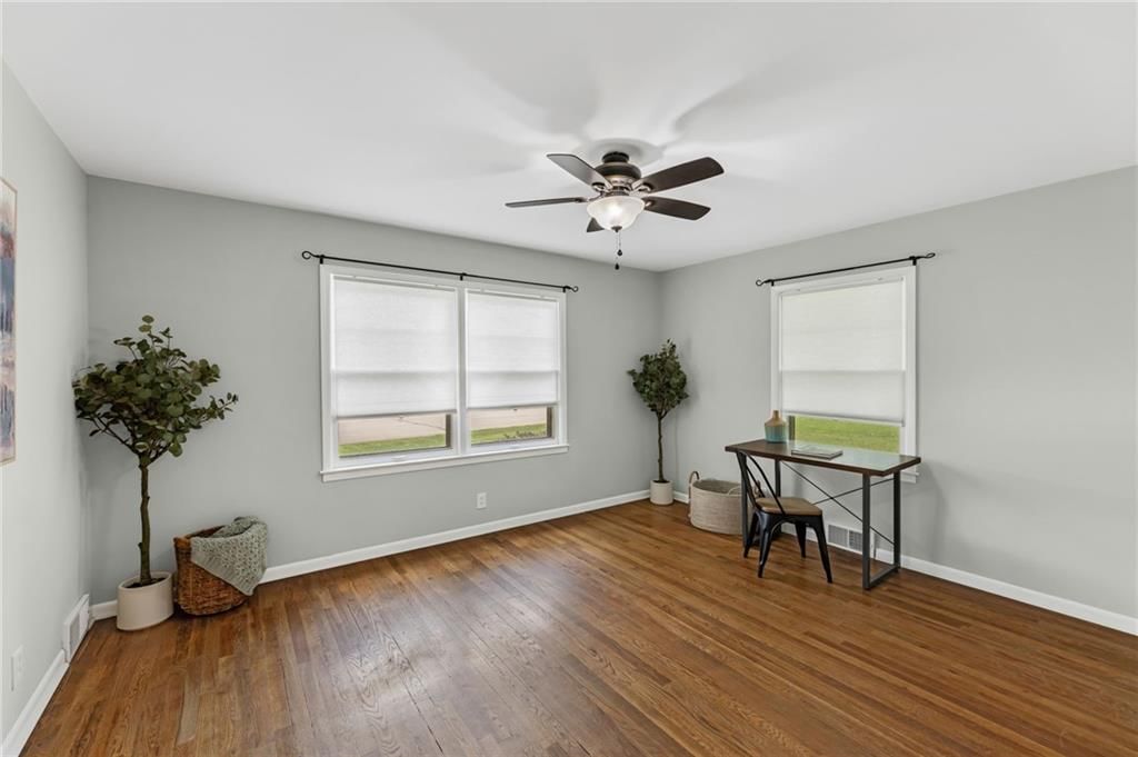 607 S Elm Street — photo 22