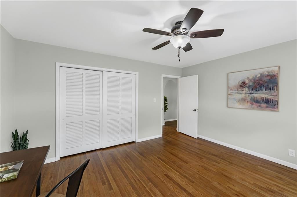 607 S Elm Street — photo 23