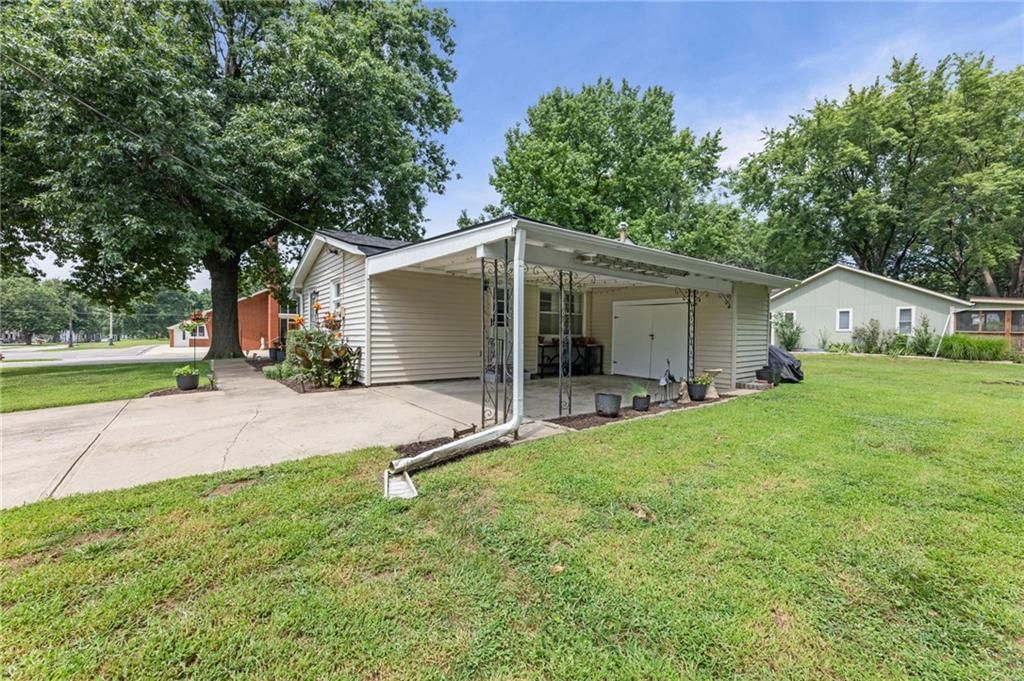 607 S Elm Street — photo 29