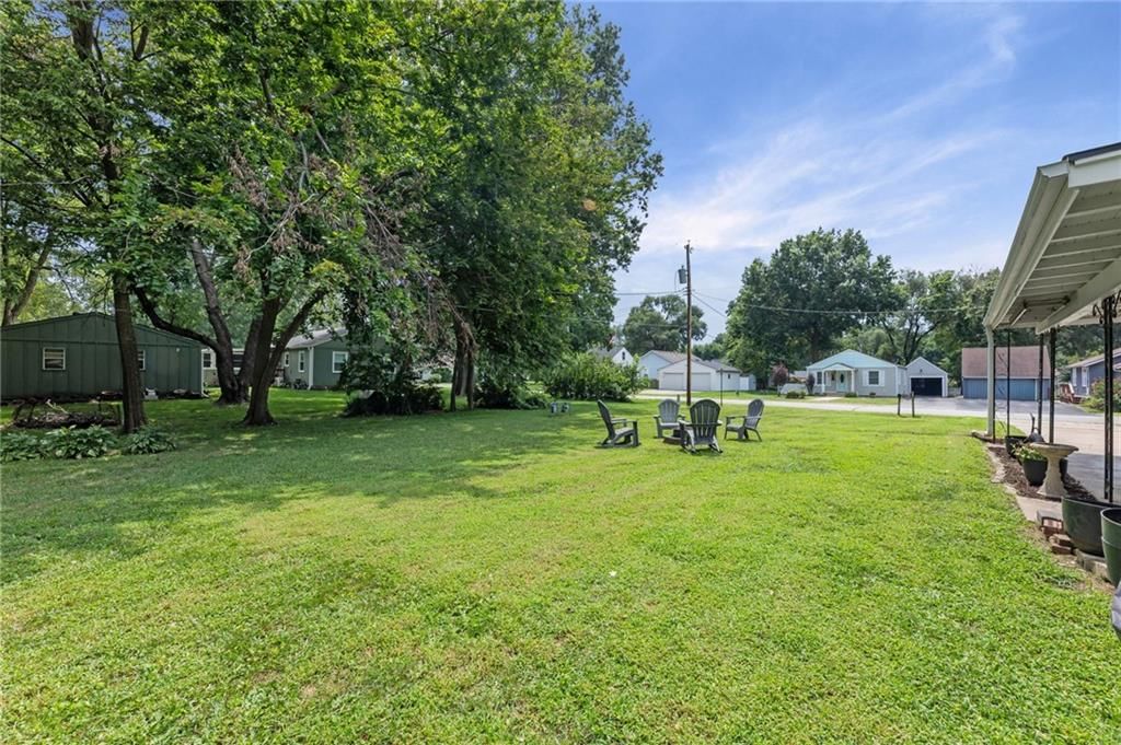 607 S Elm Street — photo 32