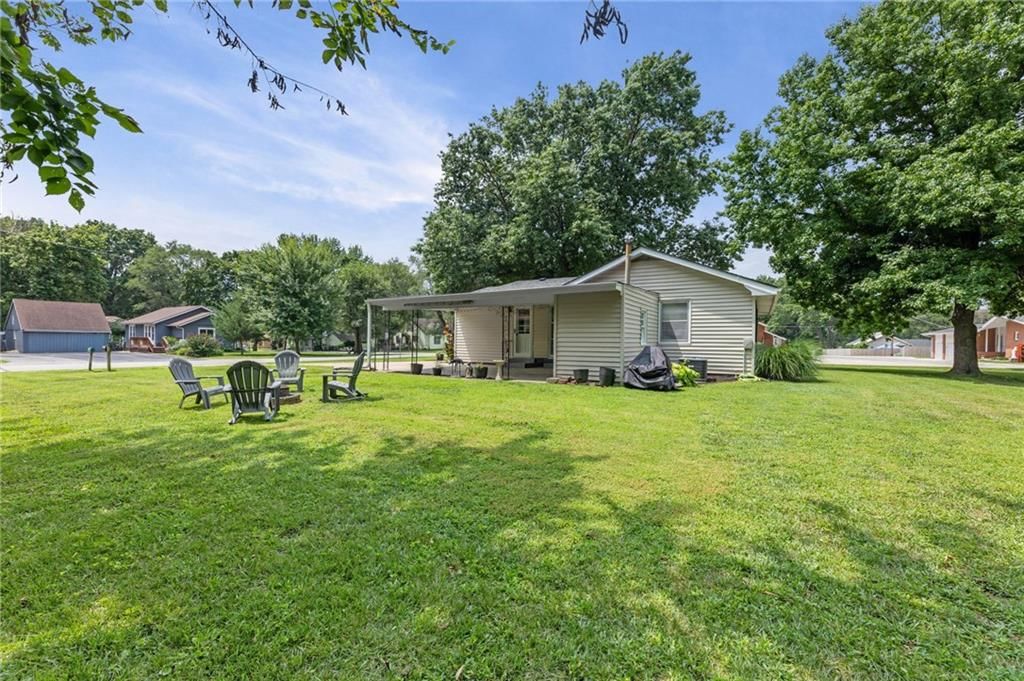 607 S Elm Street — photo 33