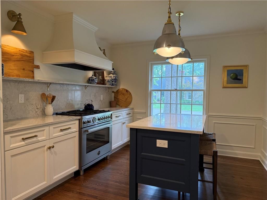 8020 Manor Road — photo 3