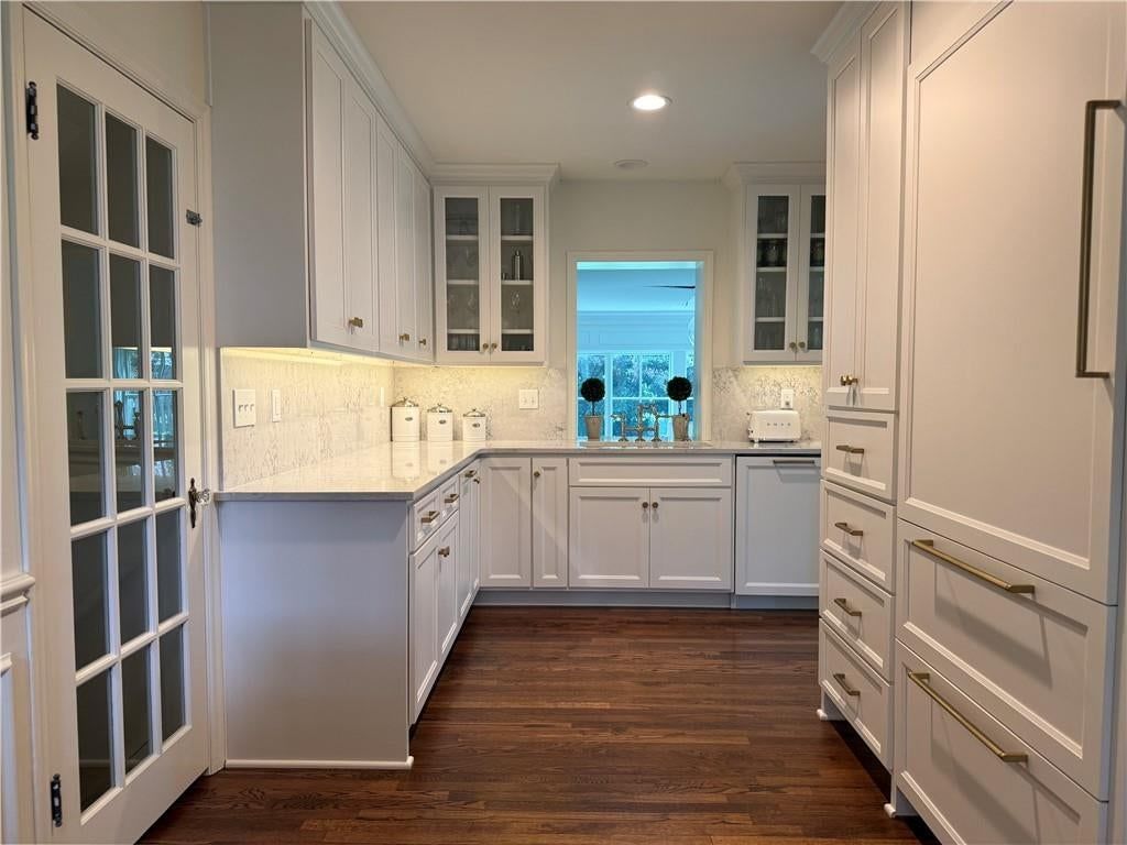 8020 Manor Road — photo 5