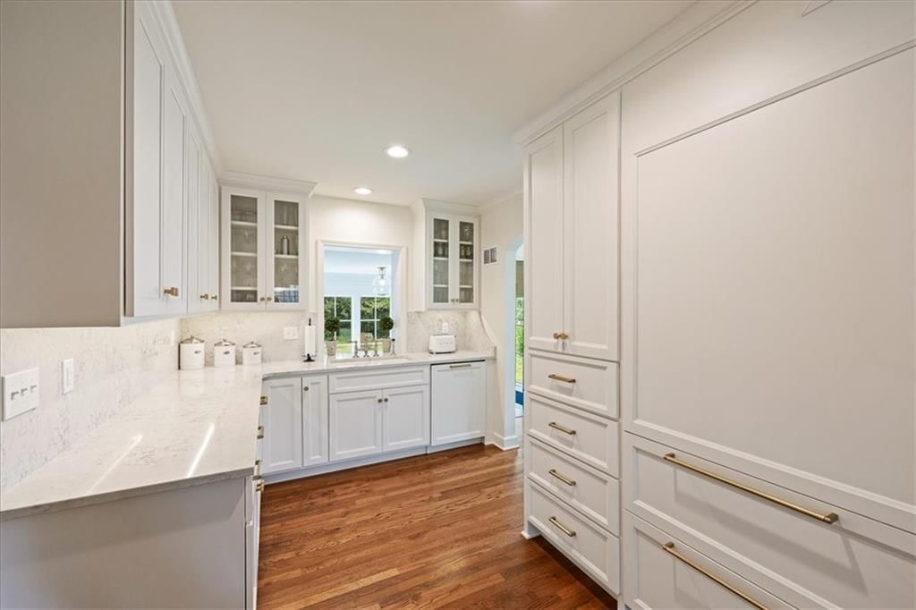 8020 Manor Road — photo 11