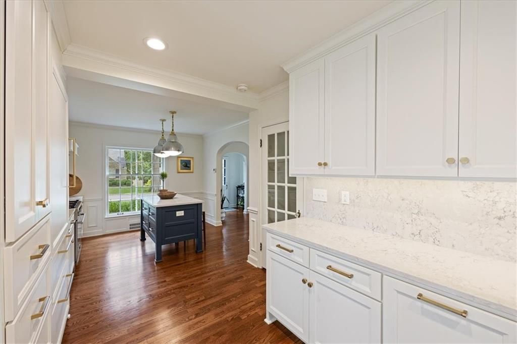 8020 Manor Road — photo 12