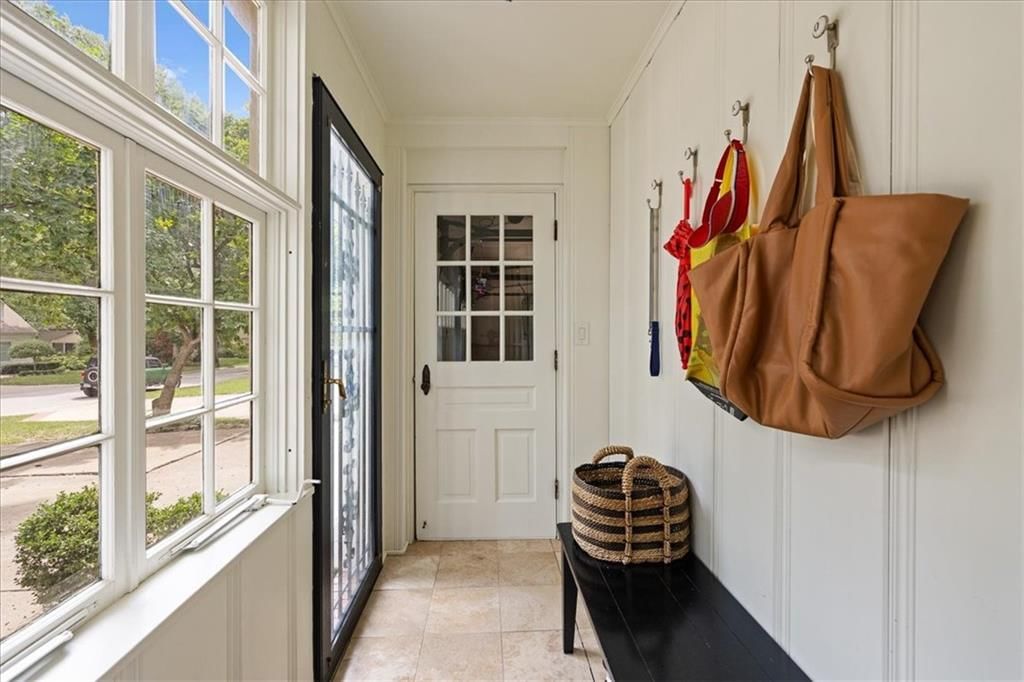 8020 Manor Road — photo 16