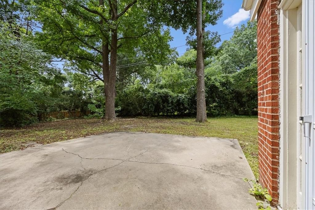 8020 Manor Road — photo 32