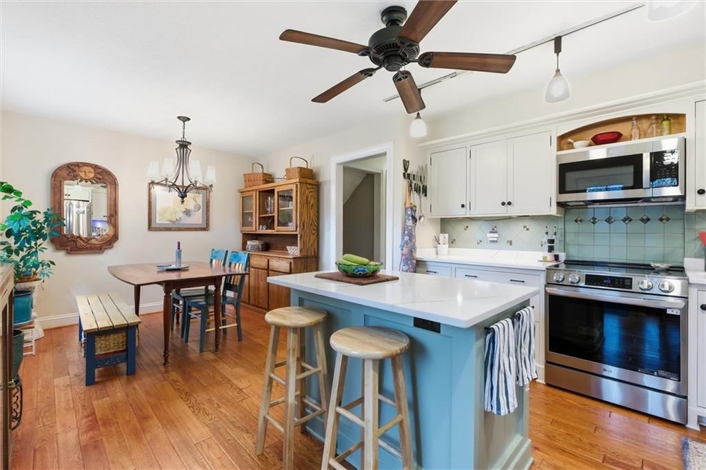 Photo 13 of 31 - 9573 Outlook Drive, Overland Park, KS 66207