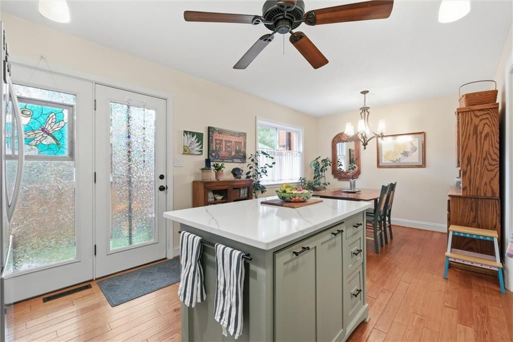 Photo 14 of 31 - 9573 Outlook Drive, Overland Park, KS 66207