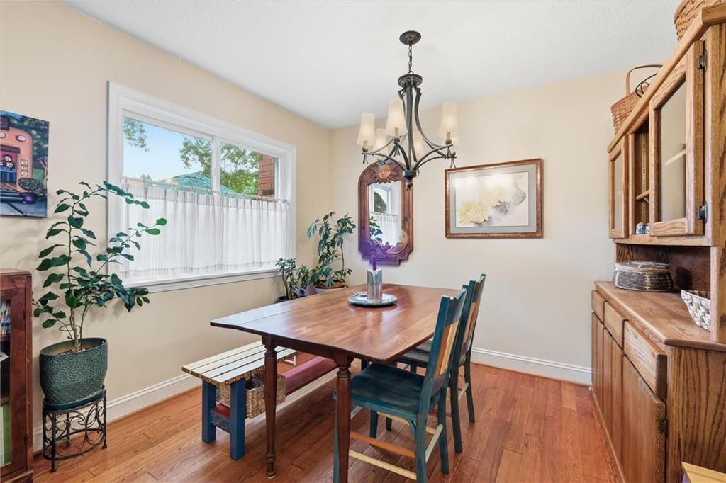 Photo 15 of 31 - 9573 Outlook Drive, Overland Park, KS 66207