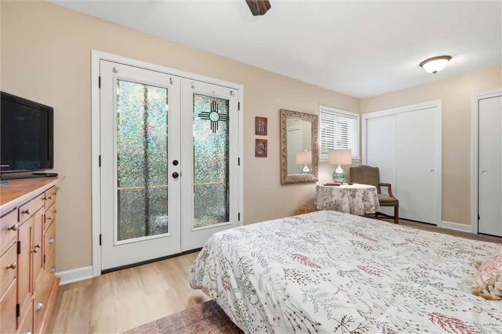 Home office at 9573 Outlook Drive, Overland Park, KS 66207