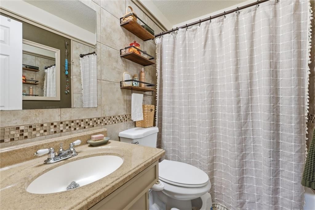 Photo 22 of 31 - 9573 Outlook Drive, Overland Park, KS 66207