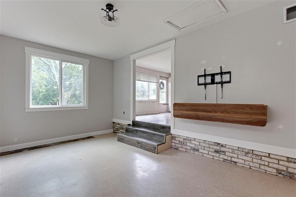 3638 Genessee Street — photo 10