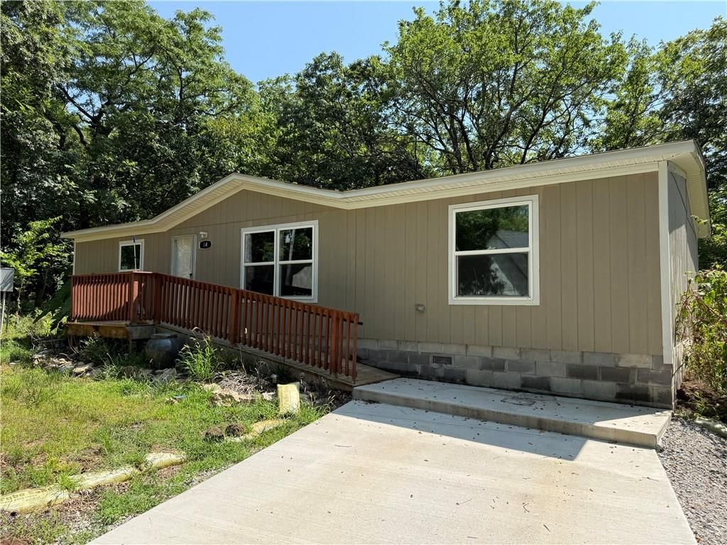 14 Live Oak Court — photo 1