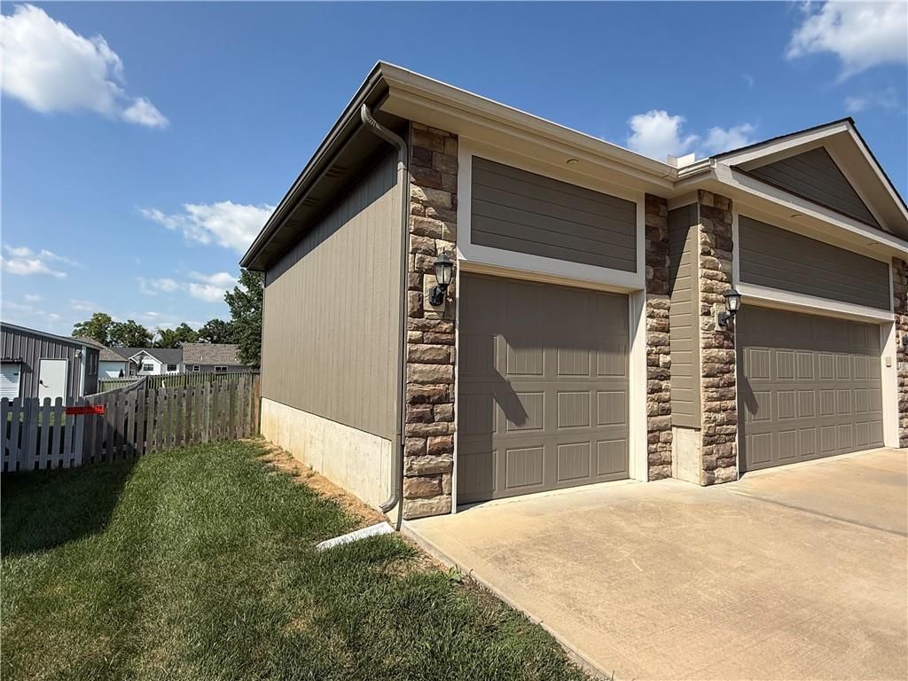 3817 SW Briarwood Oaks Drive — photo 3