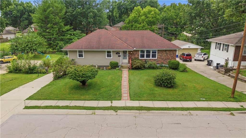 17907 E Redwood Drive — photo 3