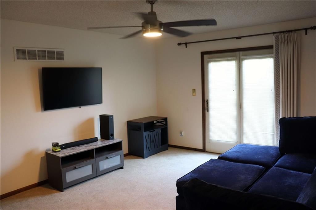 756 SE Claremont Court — photo 4