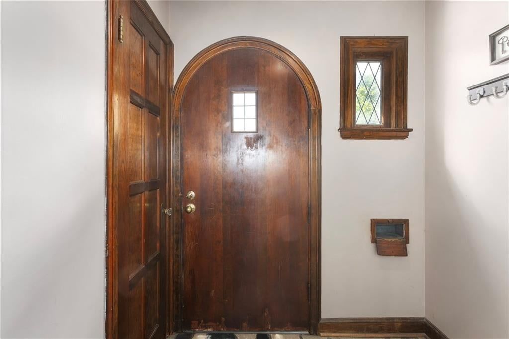 3200 EVERETT Avenue — photo 1